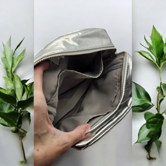 NIB Bundle Kylie Cosmetics 4 Lipstick Bundle-Free Kylie Bag - Picture 4 of 6